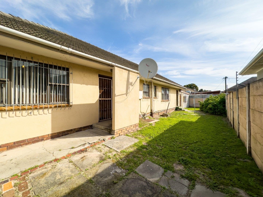 4 Bedroom Property for Sale in Clamhall Western Cape